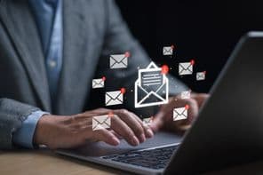 Új e-mail érkezett.