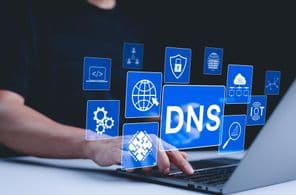 DNS domain névrendszer és web szerver.