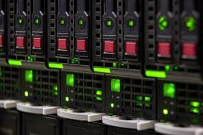 Nagy adatközpont nagysebességű szerver tárhely.