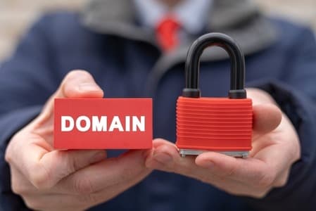 Domain Regisztráció